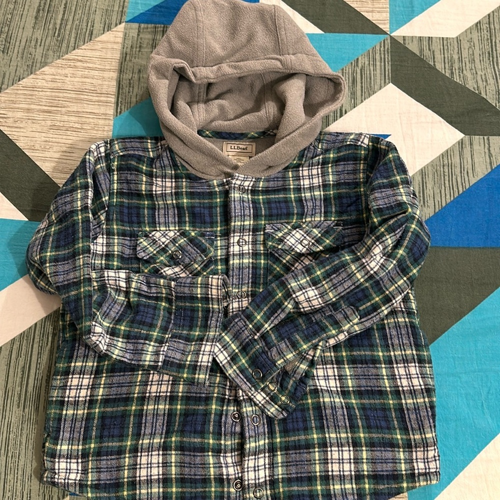 LLBean Little kids Medium Size(5-6) Flannel Hoodie in used like new condition.